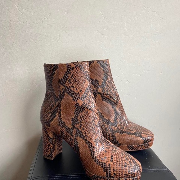 H&M Shoes - Y2K Minimalist H&M Faux Leather Snakeskin Boots